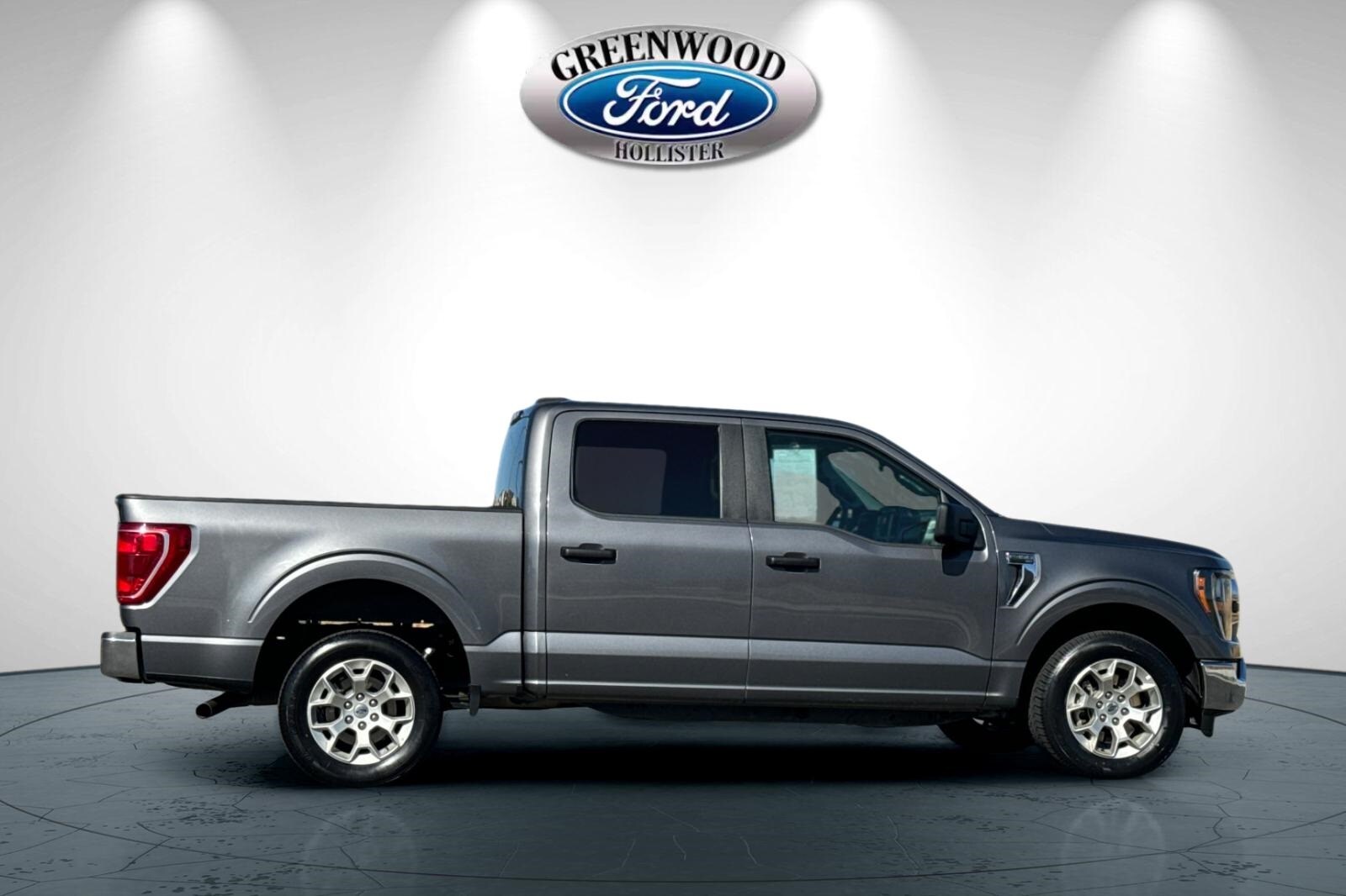 2023 Ford F-150 XLT photo 2