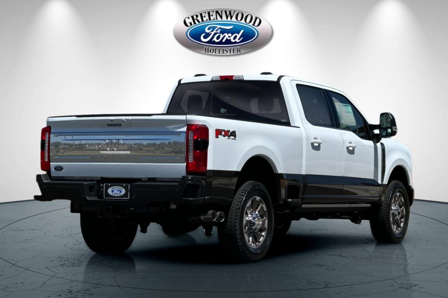 2025 Ford F-350 photo 2