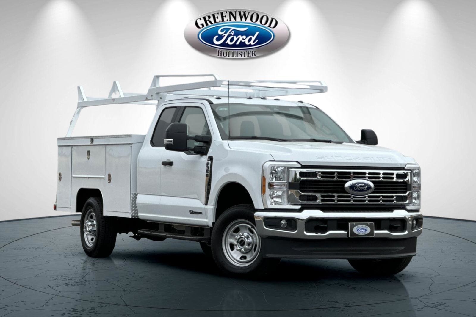 2025 Ford F-350 Super Duty Chassis Cab XL's photo