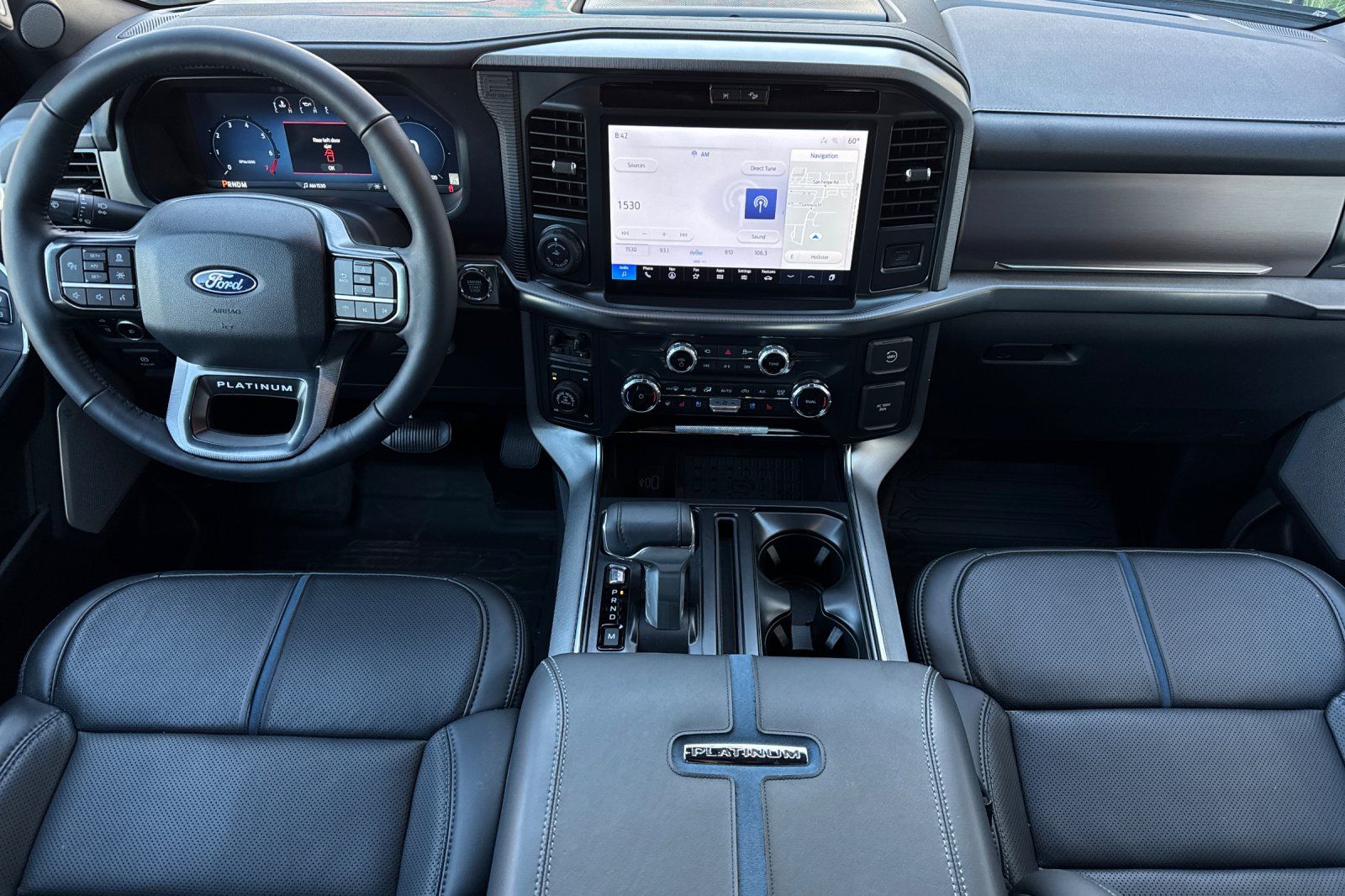 2025 Ford F-150 Platinum - Photo 14