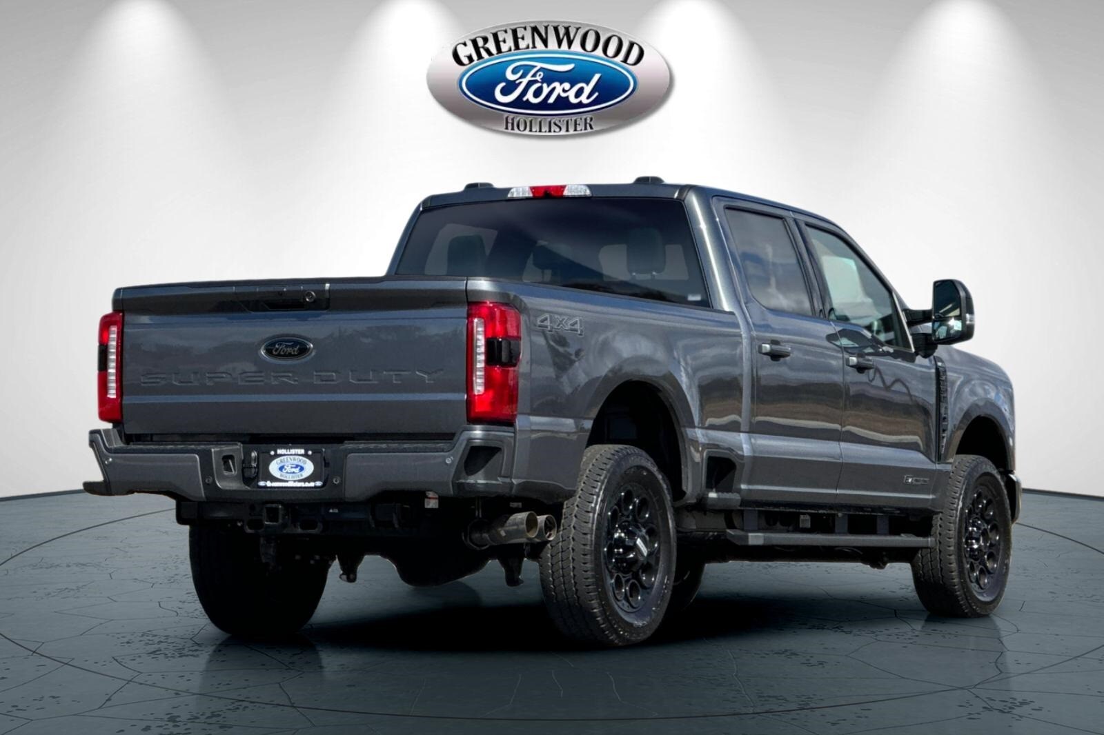 2025 Ford F-250 photo 2