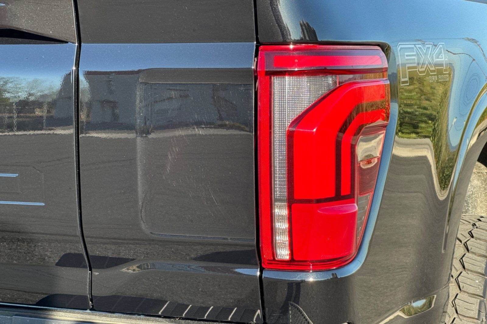 2025 Ford F-150 Platinum - Photo 30