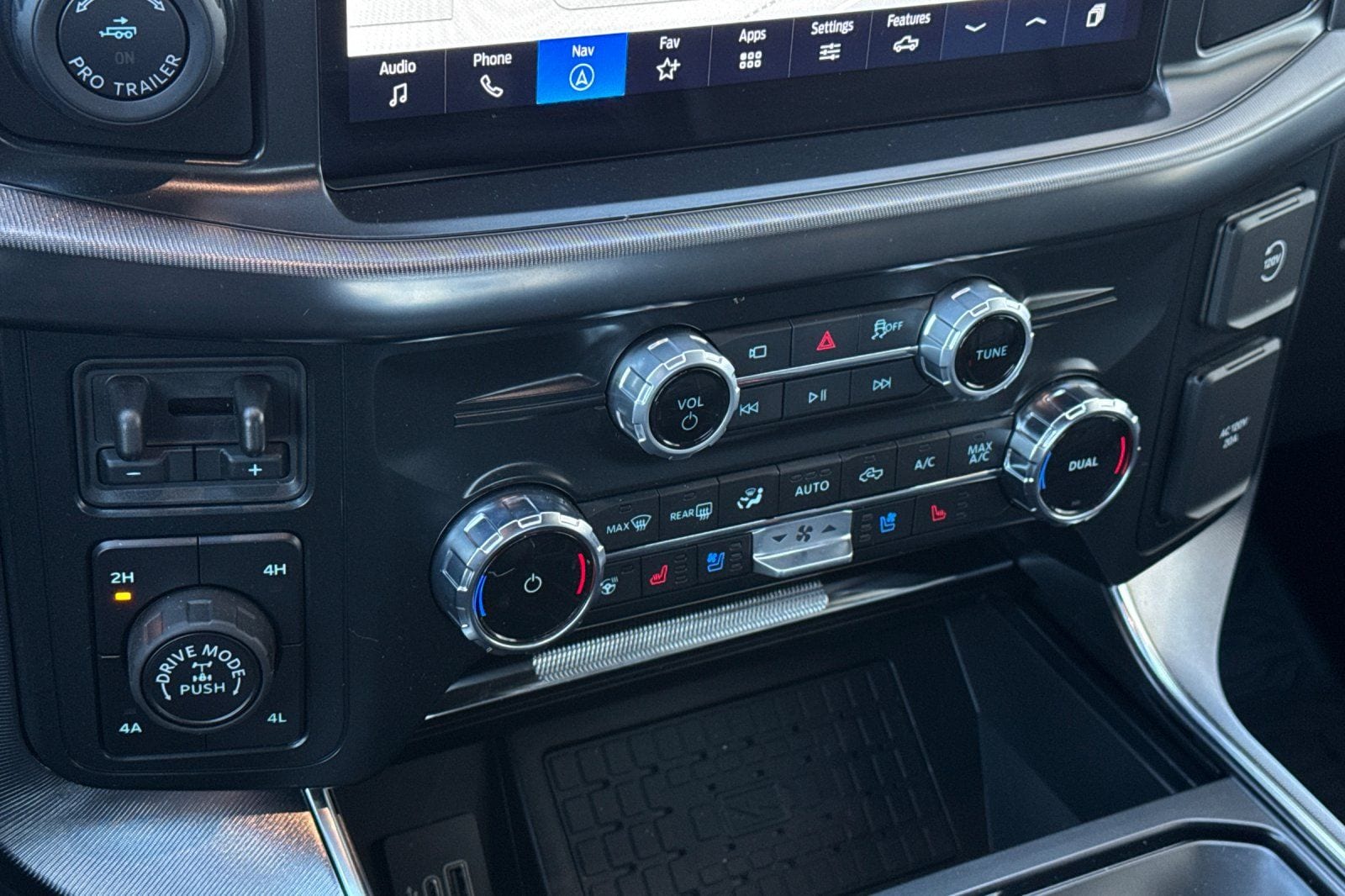 2025 Ford F-150 Platinum - Photo 21
