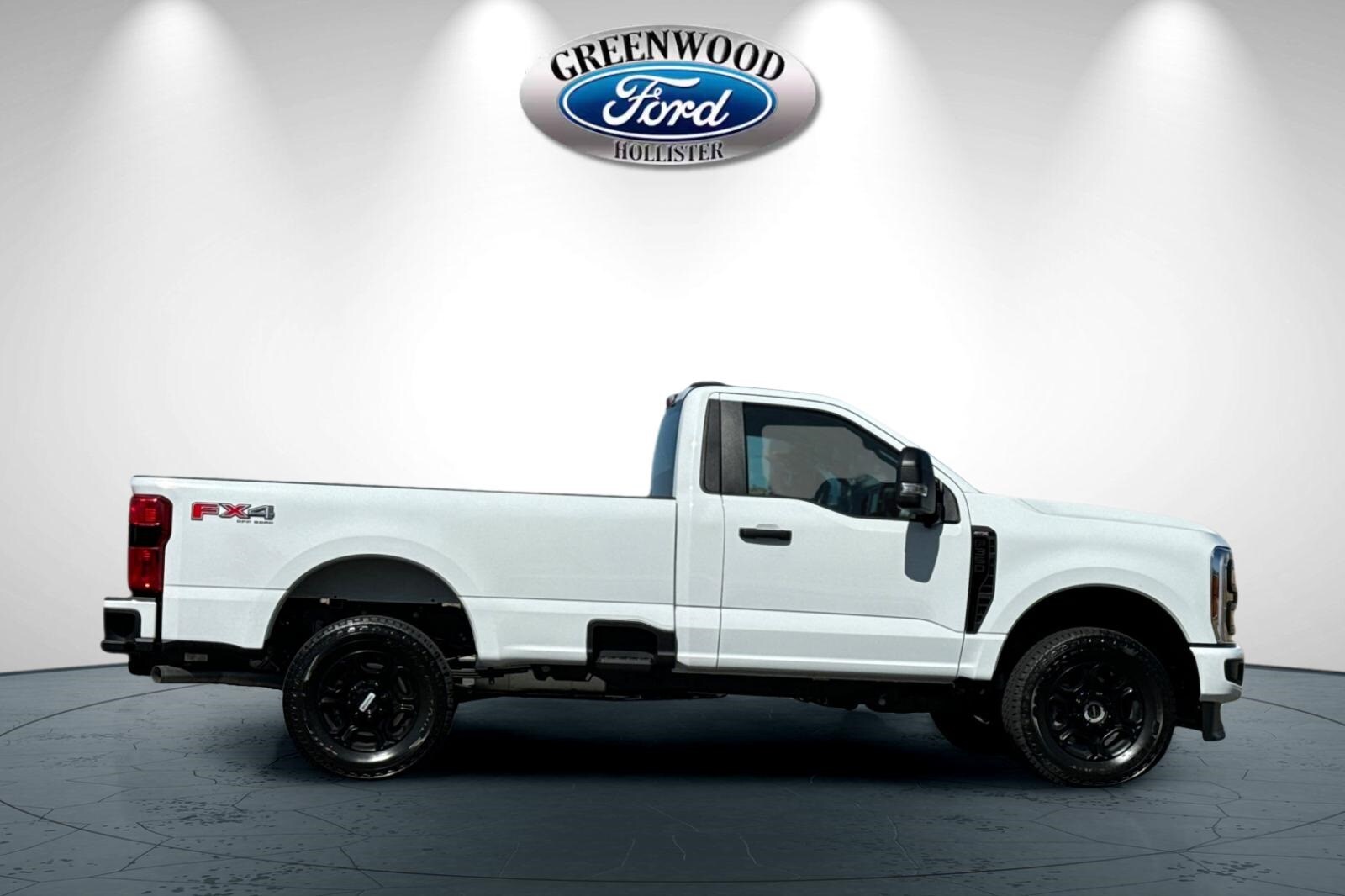 2025 Ford F-350 photo 2