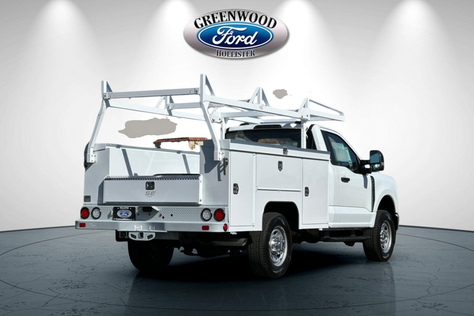 2025 Ford F-350 XL photo 3