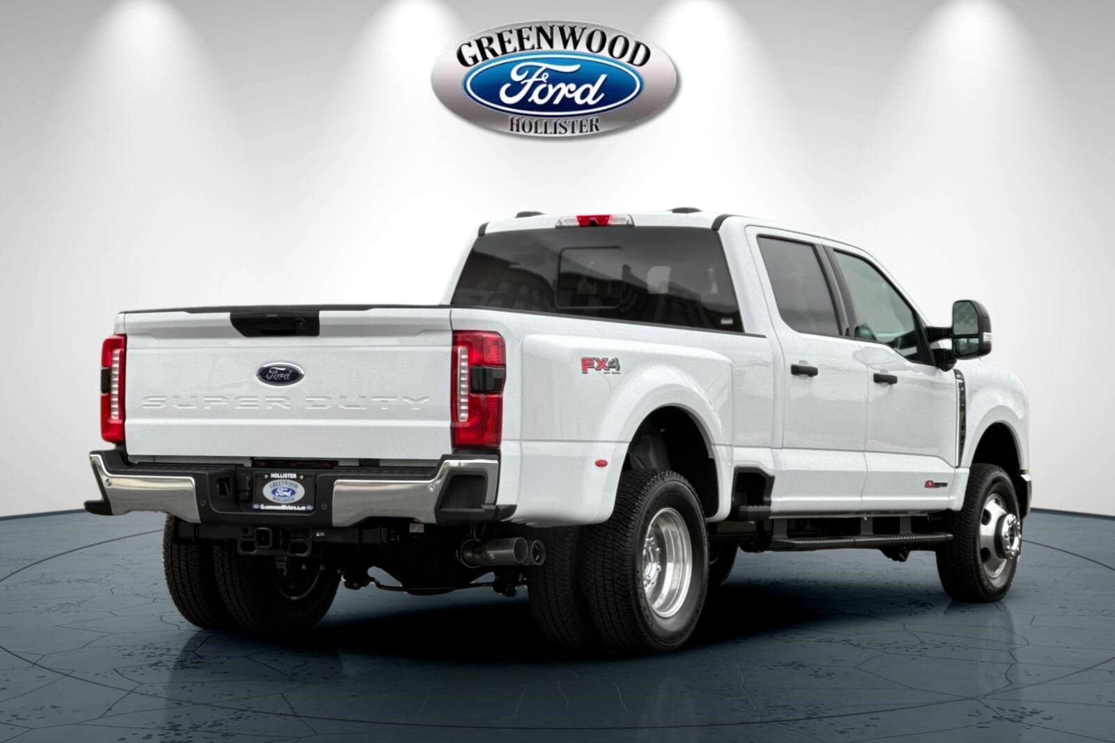2025 Ford F-350 photo 3