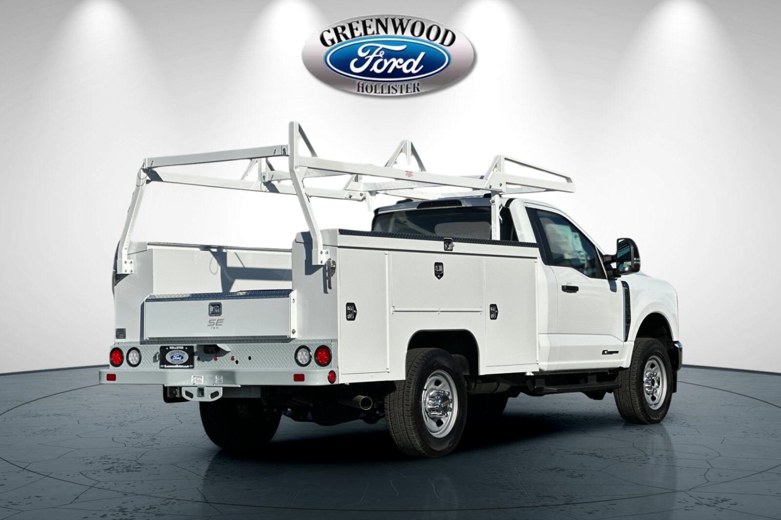 2026 Ford F-350 photo 3