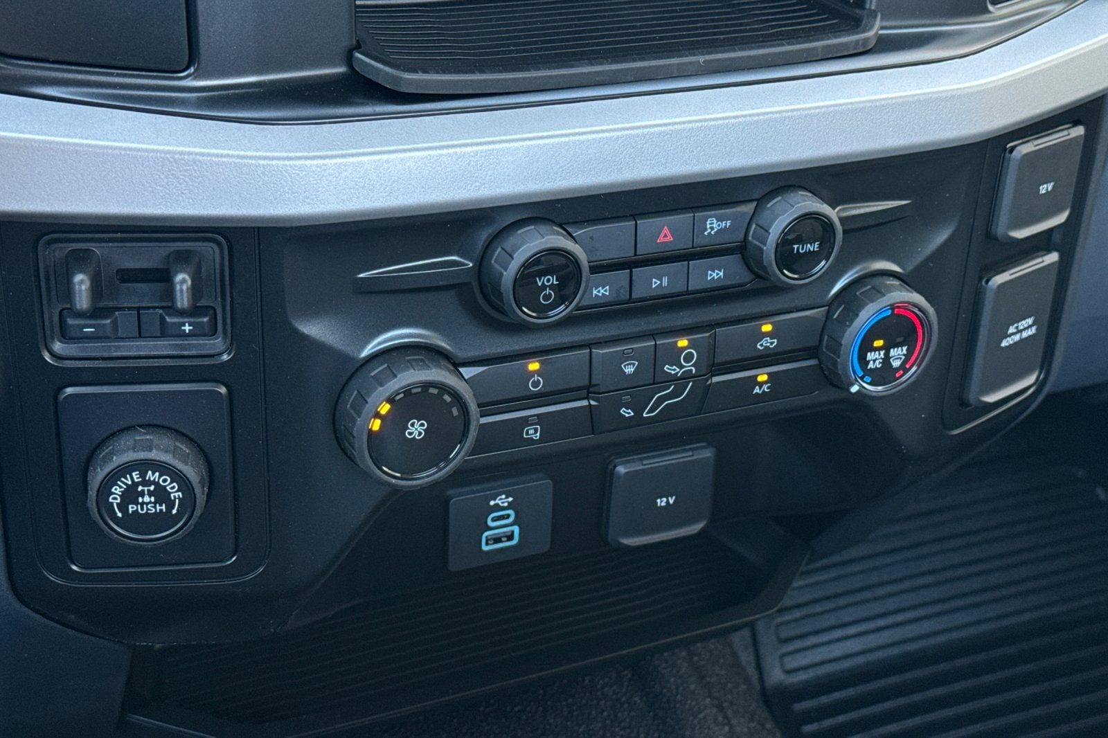 2025 Ford F-350 Super Duty Chassis Cab XL - Photo 21