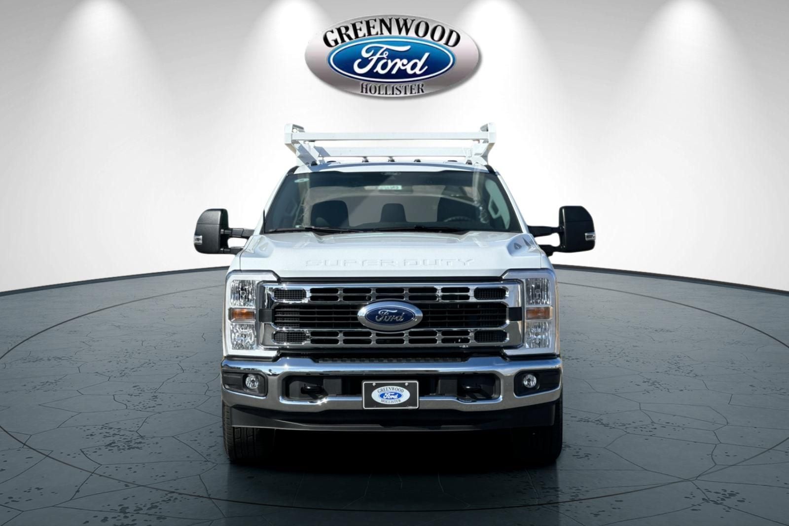 2025 Ford F-350 Super Duty Chassis Cab XL - Photo 9