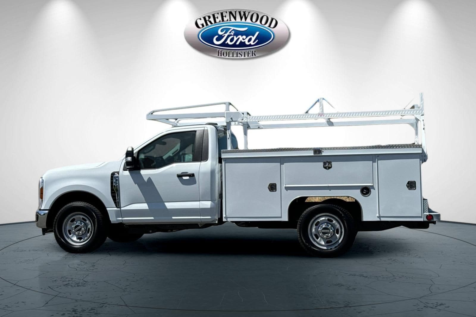 2025 Ford F-350 Super Duty Chassis Cab XL - Photo 6