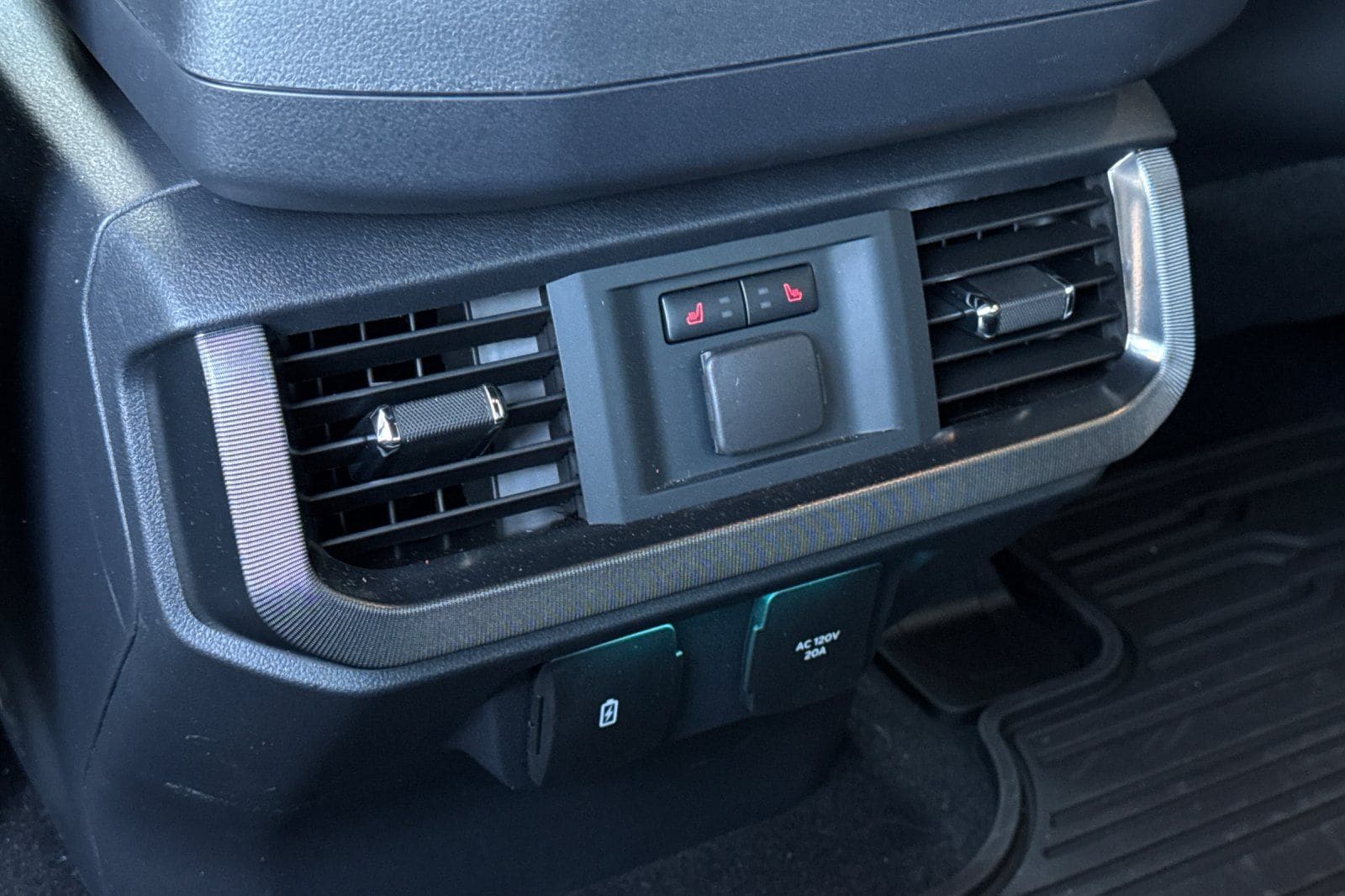 2025 Ford F-150 Platinum - Photo 13