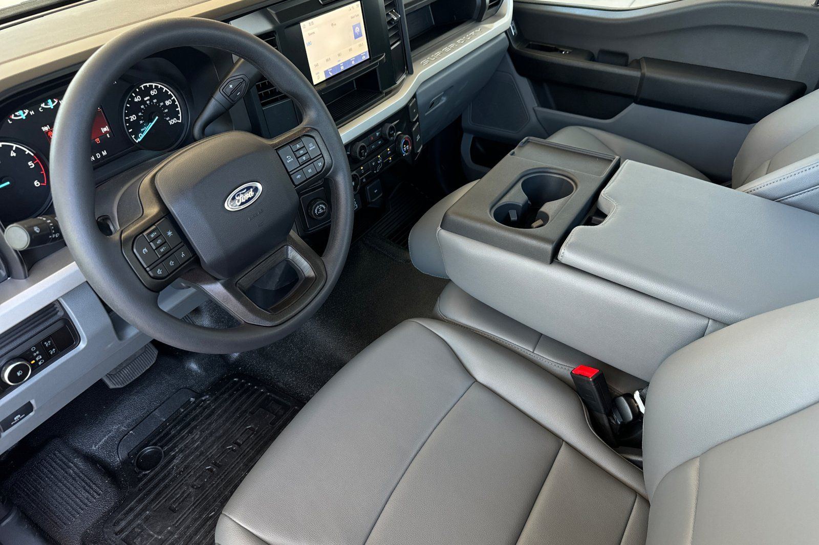 2025 Ford F-350 Super Duty Chassis Cab XL - Photo 9