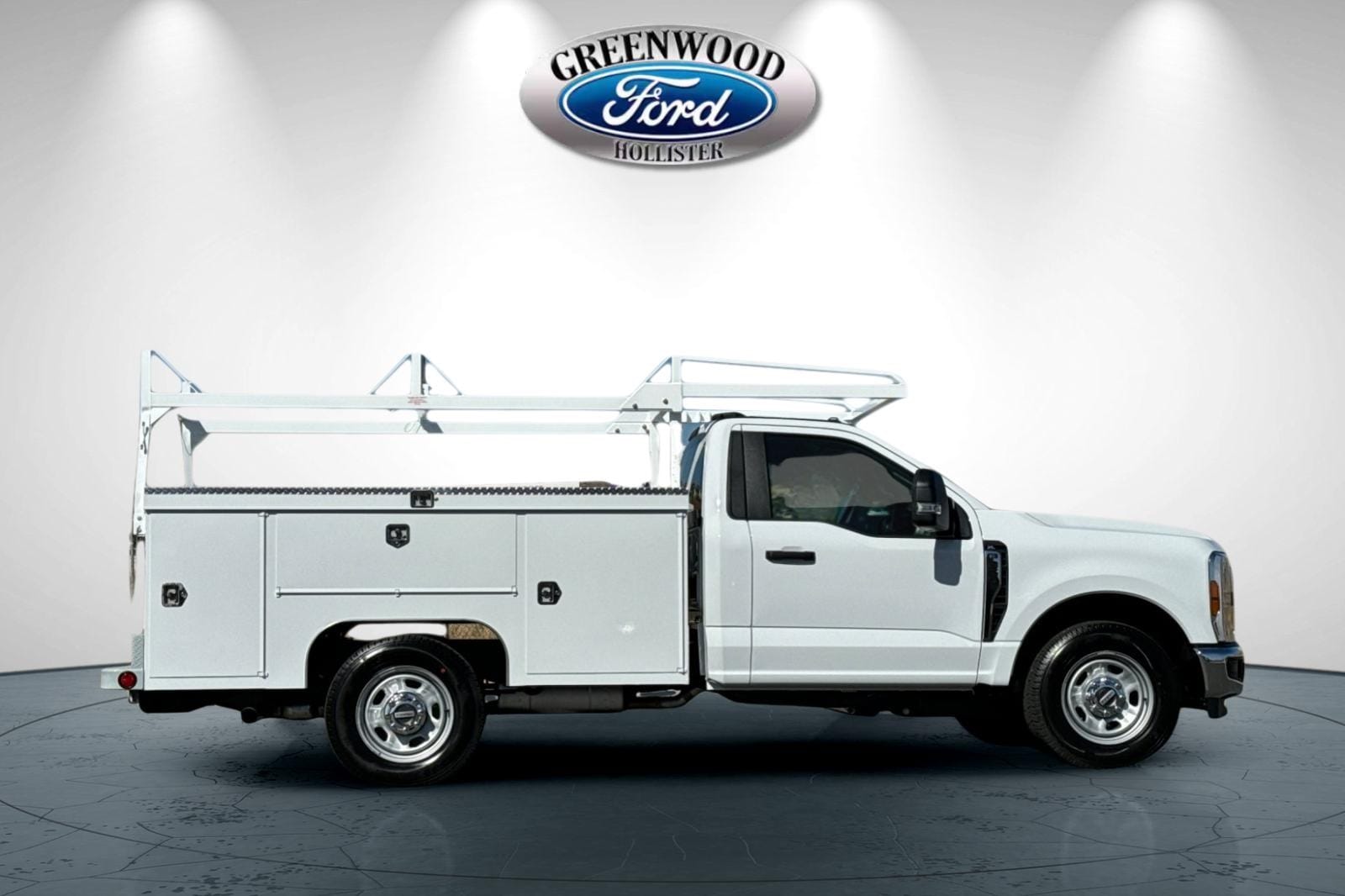 2025 Ford F-350 XL photo 2