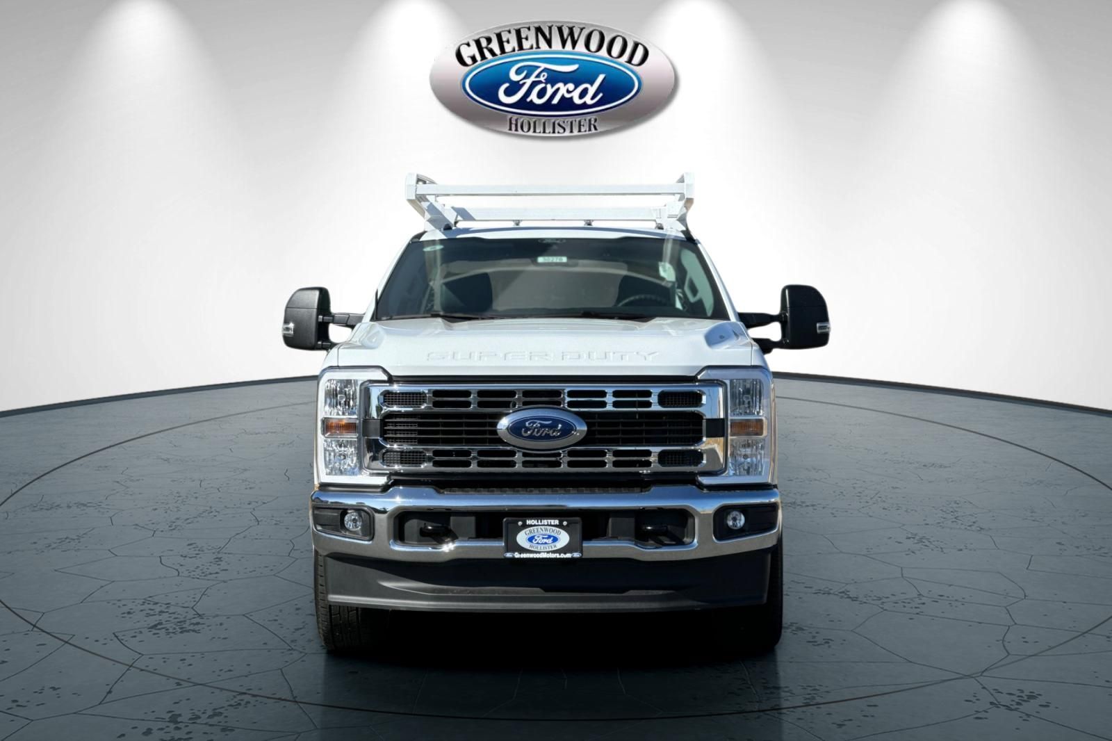 2025 Ford F-350 Super Duty Chassis Cab XLT - Photo 8