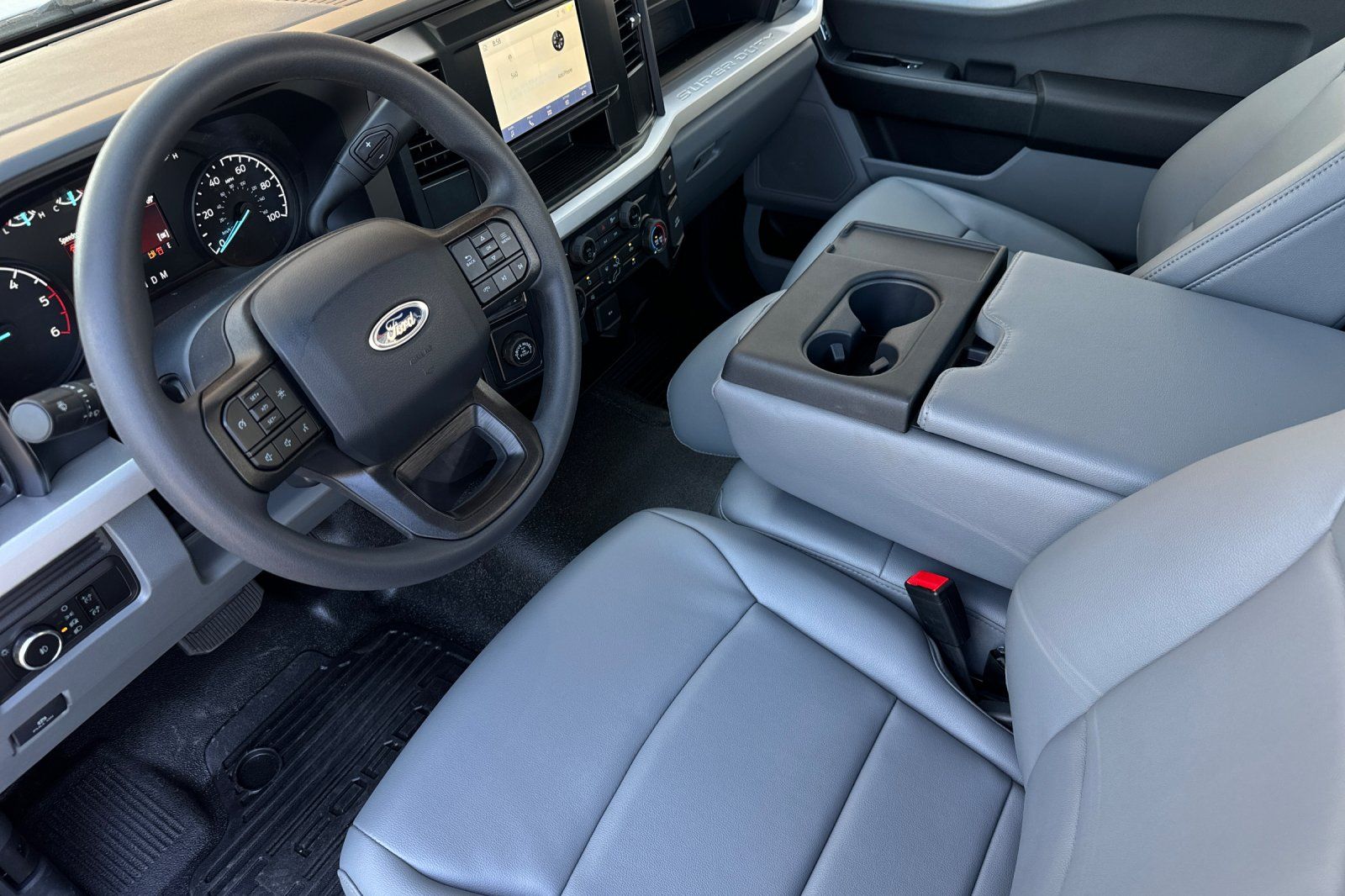 2025 Ford F-350 Super Duty Chassis Cab XL - Photo 9