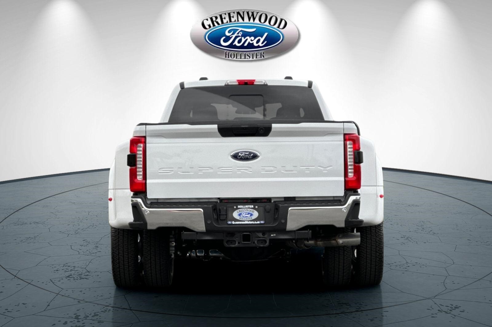 2025 Ford F-350 photo 4