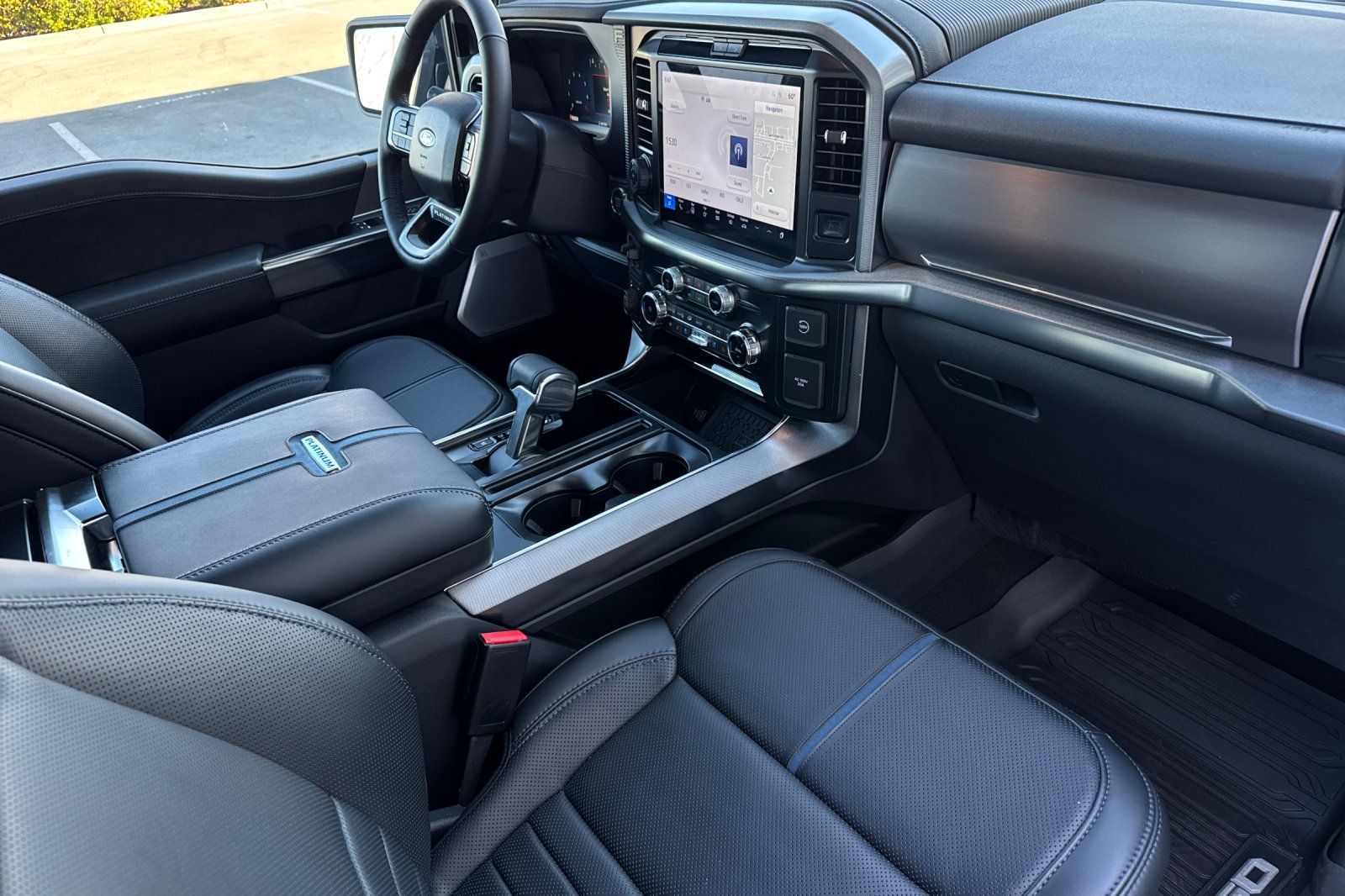 2025 Ford F-150 Platinum - Photo 16