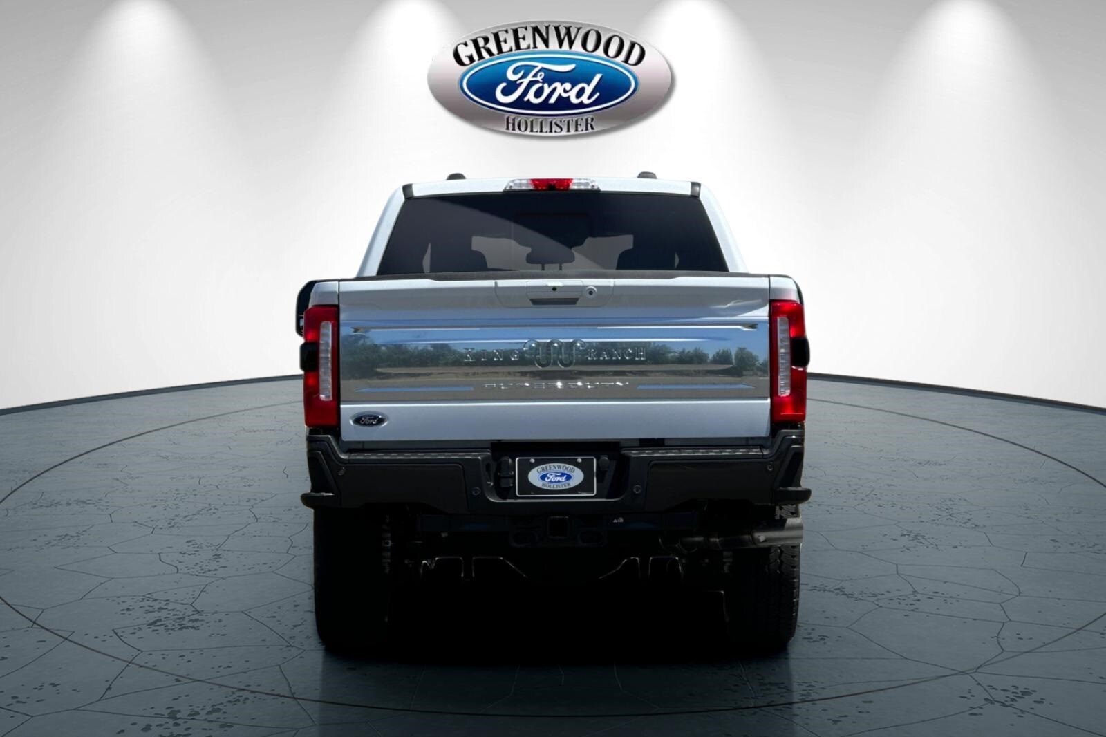 2025 Ford F-350 photo 3