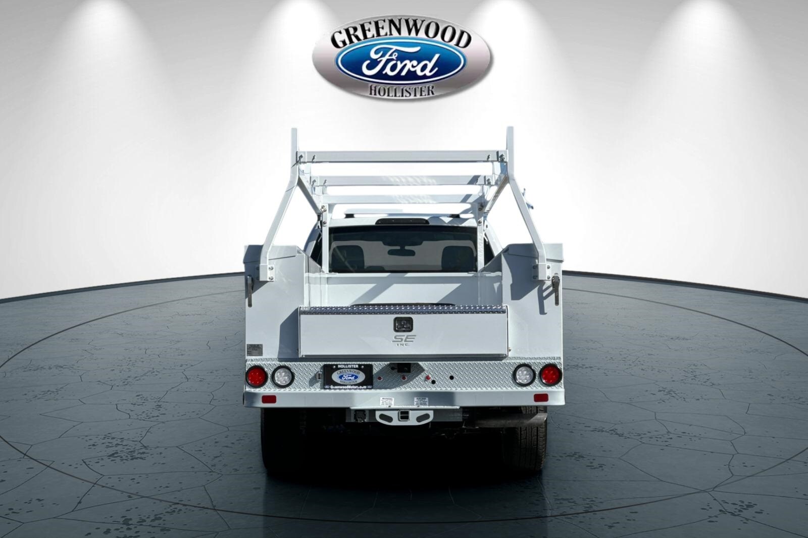 2025 Ford F-350 photo 4
