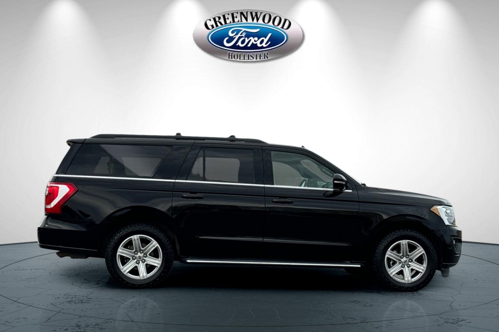 2019 Ford Expedition MAX XLT photo 2