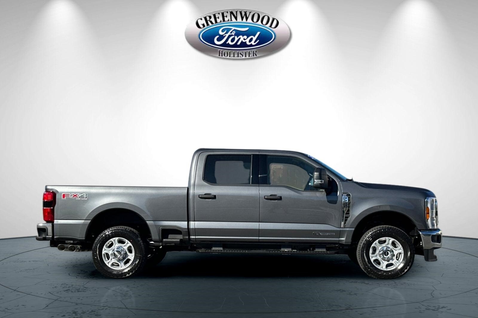 2026 Ford F-250 XLT photo 2
