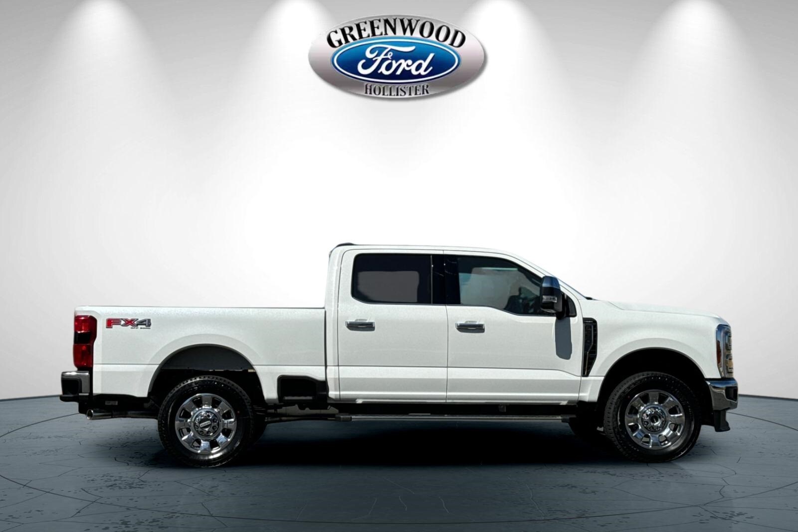2025 Ford F-350 photo 2