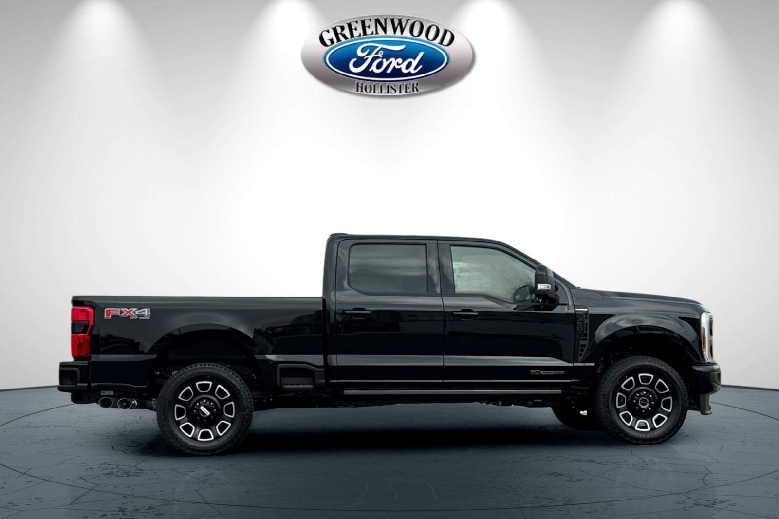 2025 Ford F-350 photo 2