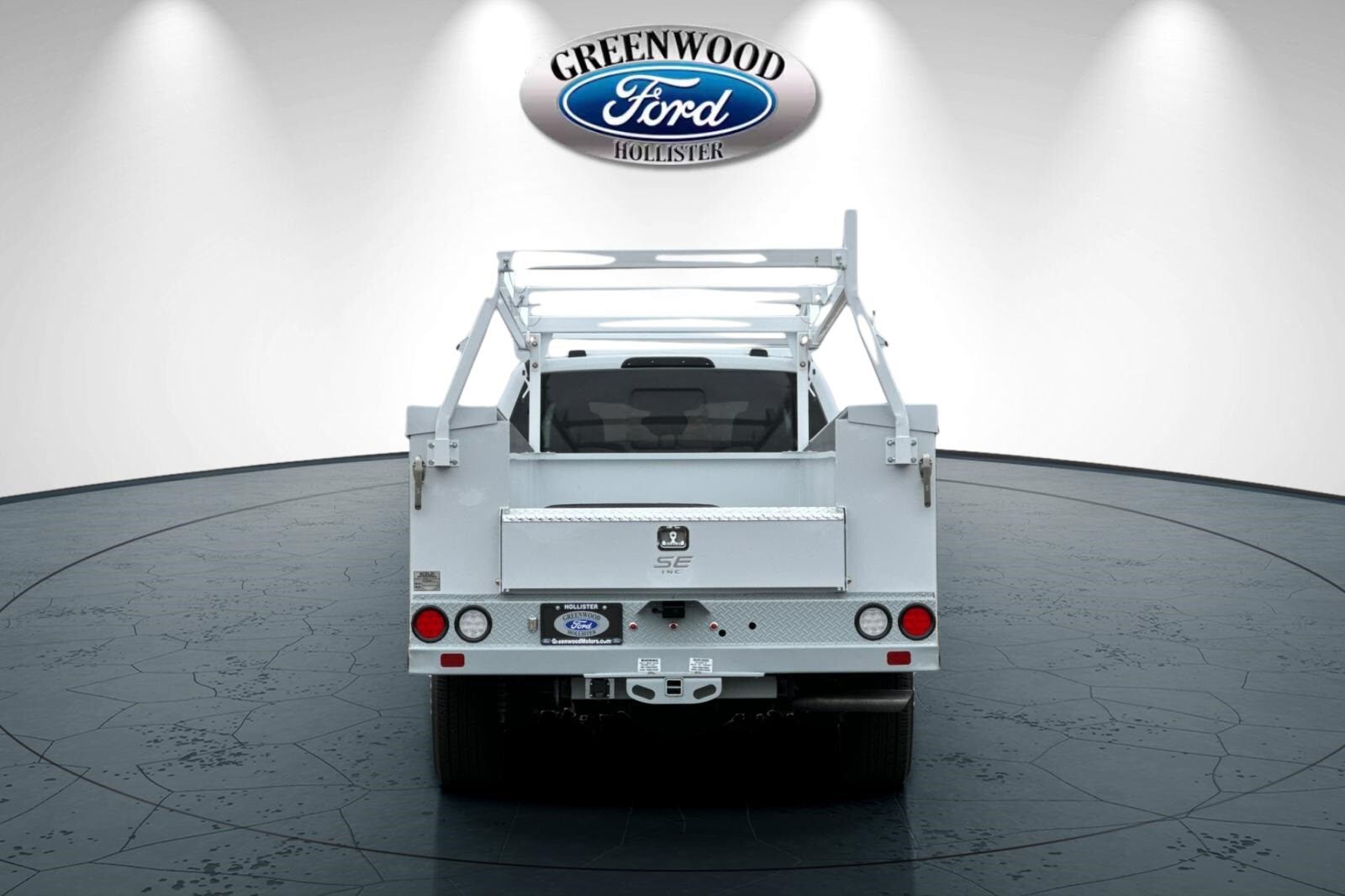 2025 Ford F-350 photo 4