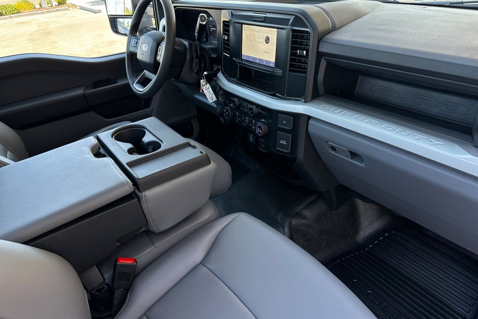 2025 Ford F-350 Super Duty Chassis Cab XL - Photo 15