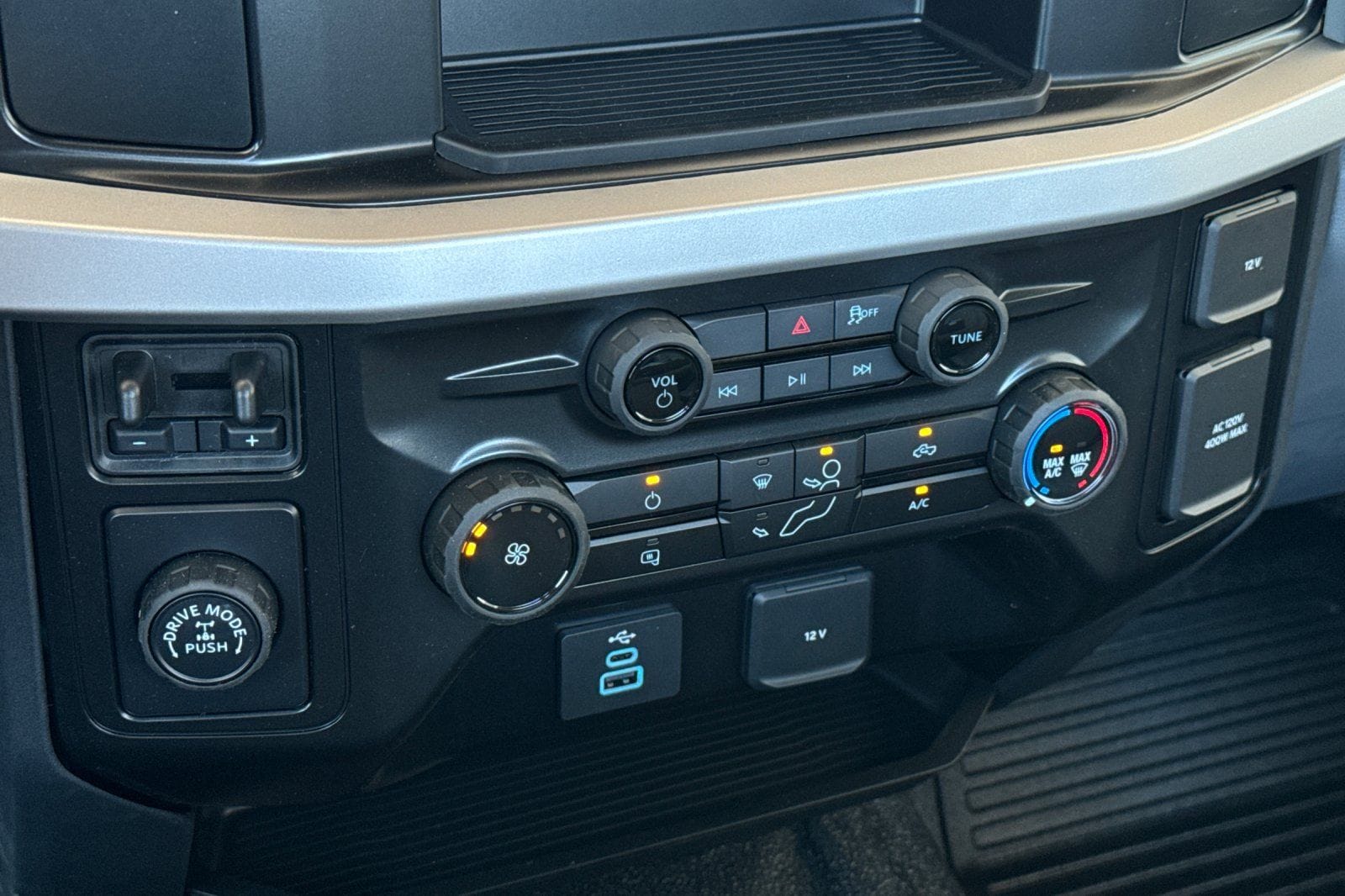 2025 Ford F-350 Super Duty Chassis Cab XL - Photo 20