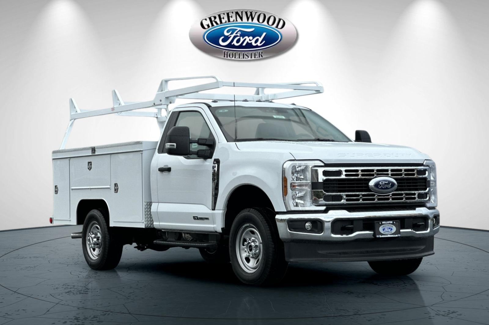 2026 Ford F-350 Super Duty Chassis Cab XL's photo