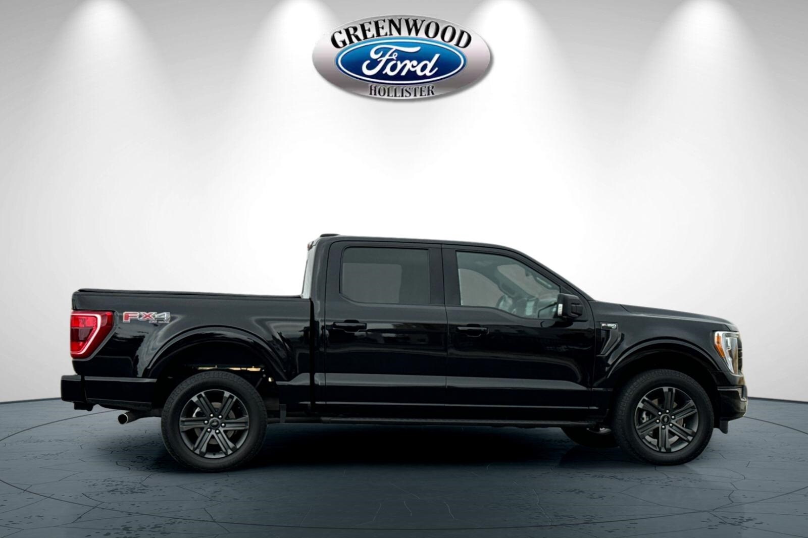 2023 Ford F-150 XLT photo 2