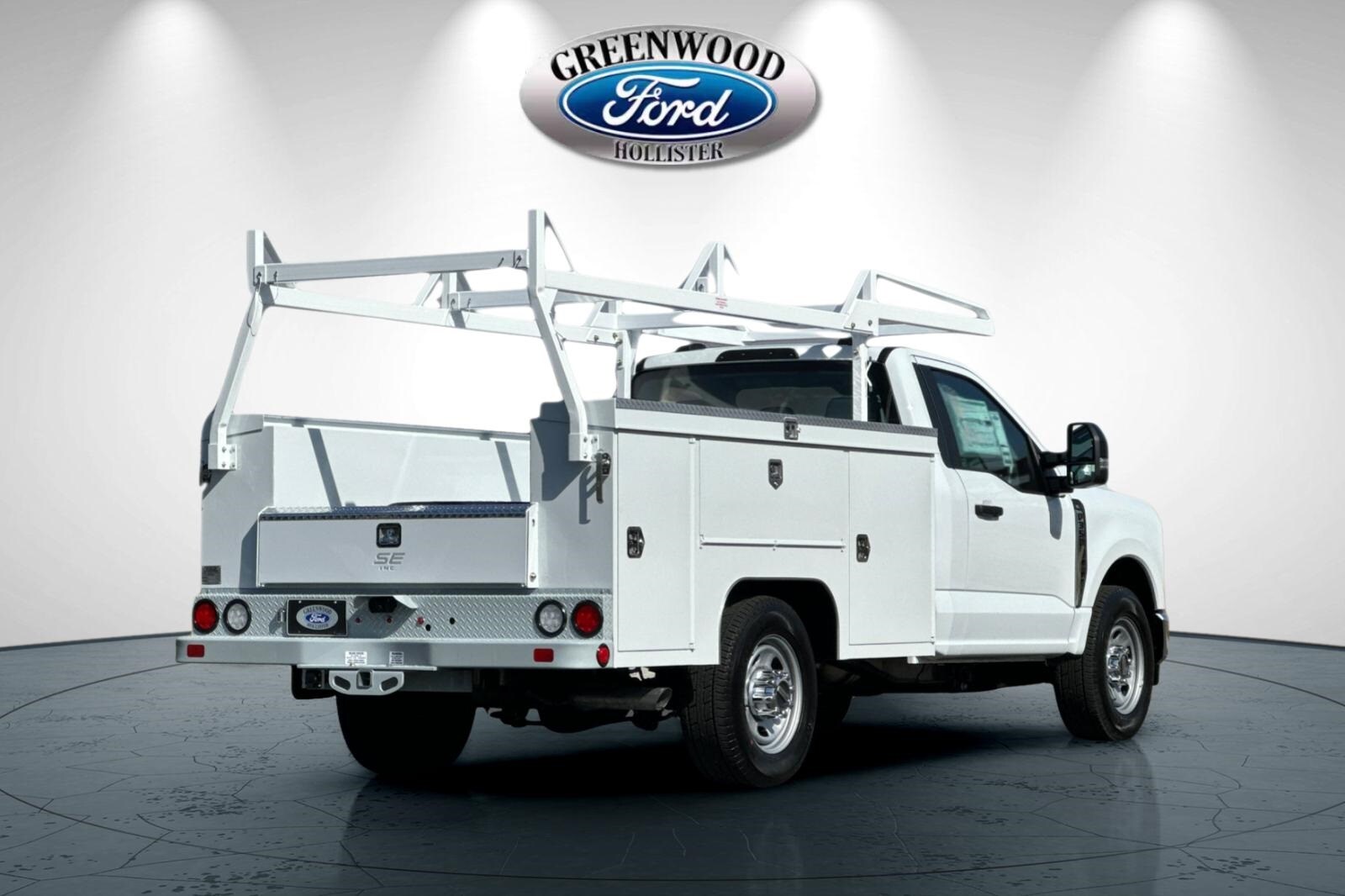 2025 Ford F-350 XL photo 3