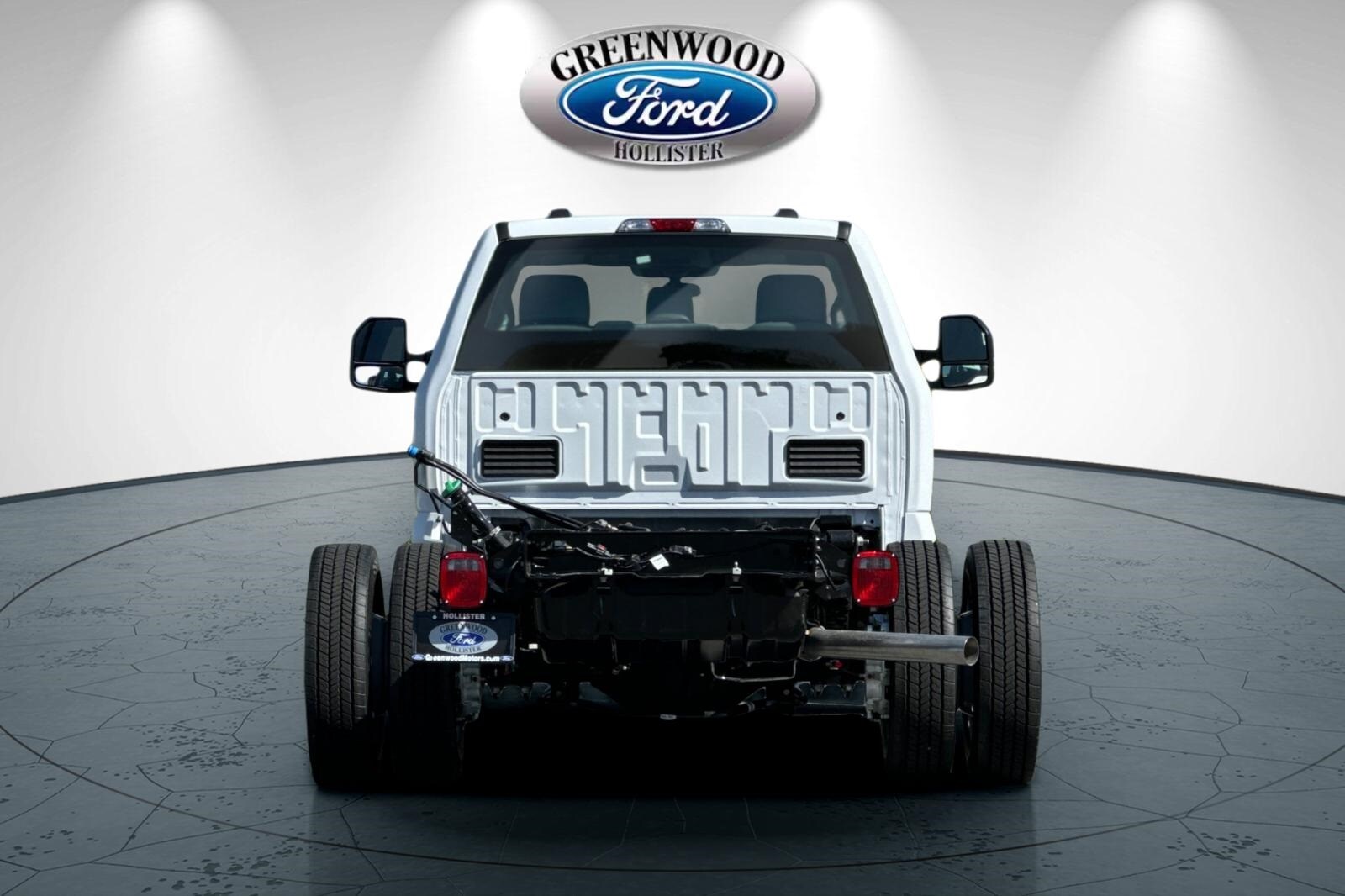 2025 Ford F-550 XL photo 2
