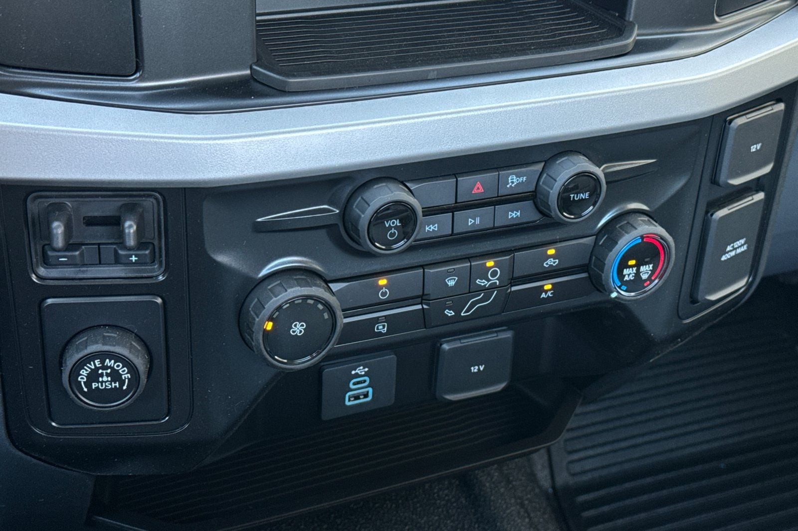 2025 Ford F-350 Super Duty Chassis Cab XL - Photo 20