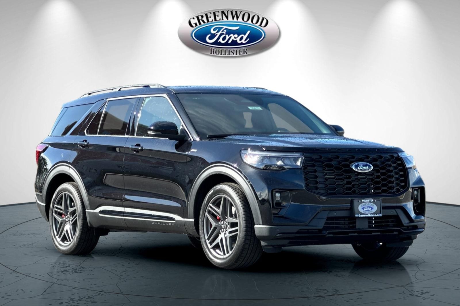 2025 Ford Explorer ST-LINE's photo