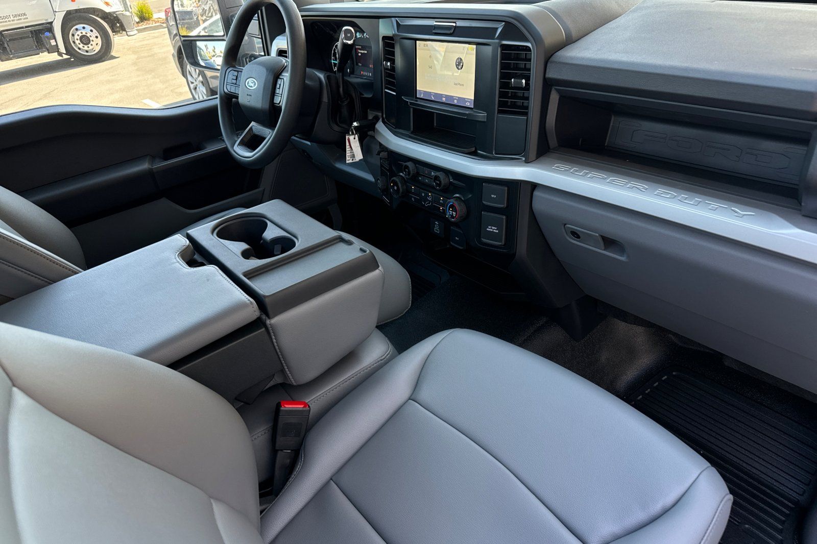 2025 Ford F-350 Super Duty Chassis Cab XL - Photo 14