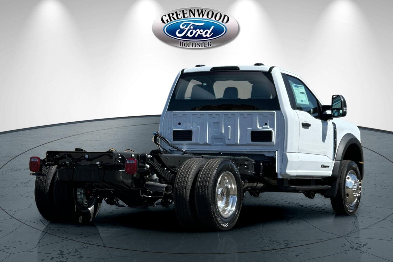 2025 Ford F-550 XL photo 2