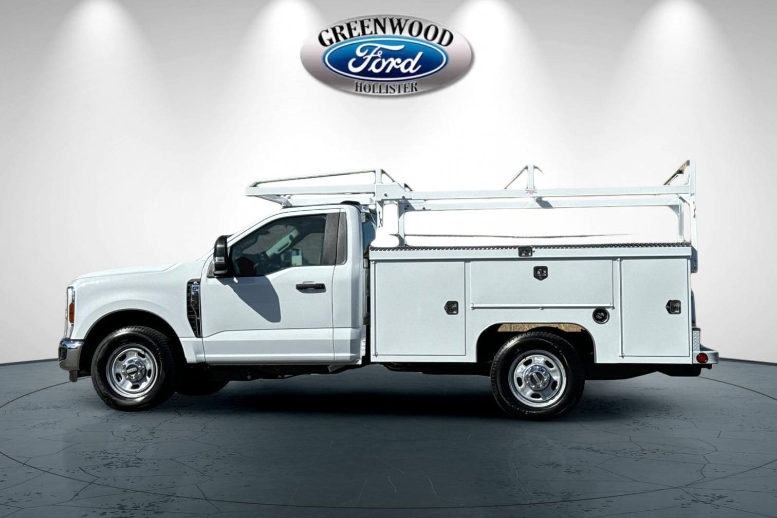 2025 Ford F-350 Super Duty Chassis Cab XL - Photo 7