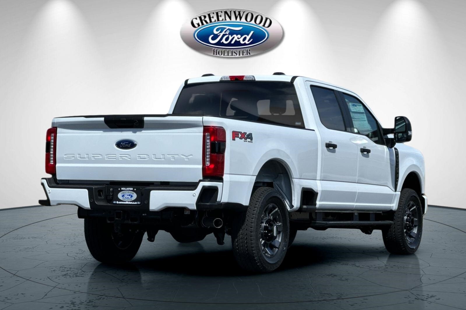 2025 Ford F-350 photo 2