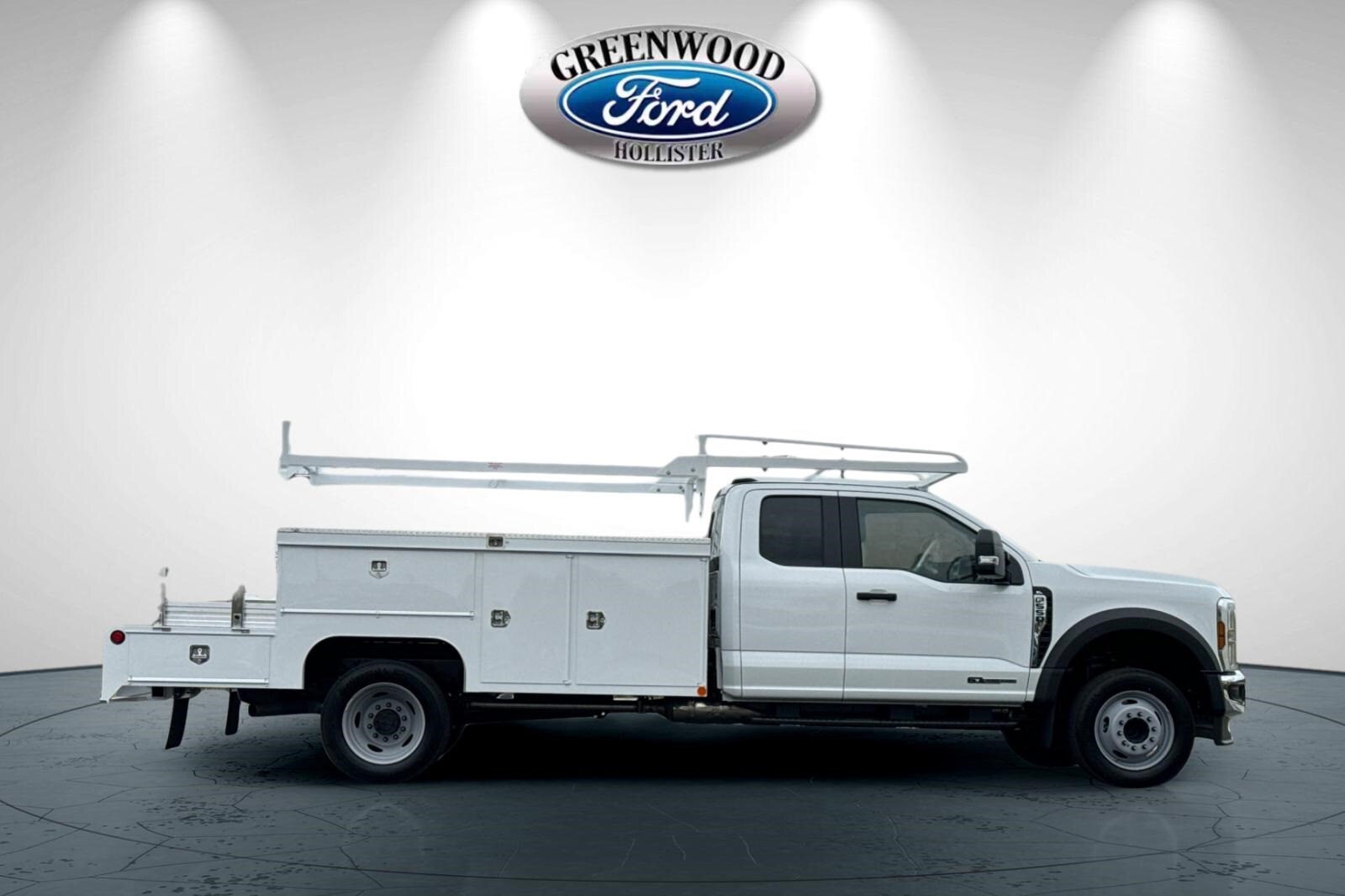 2025 Ford F-550 XL photo 2