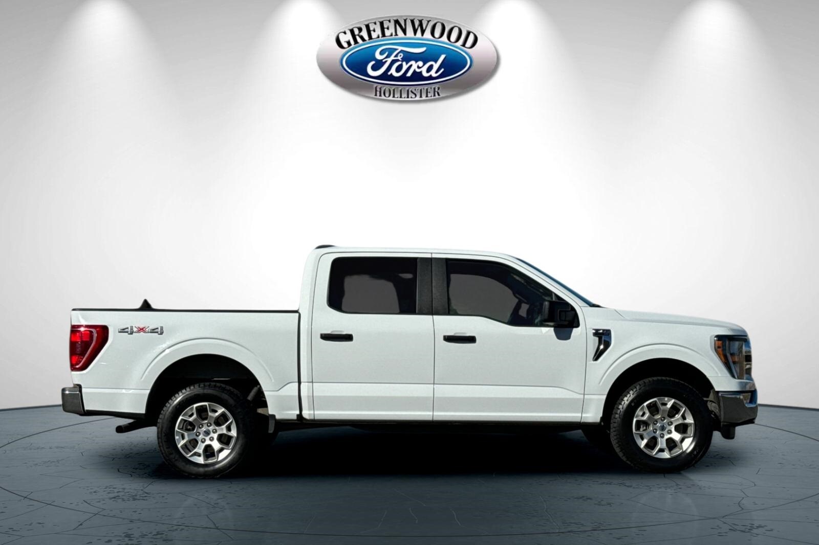 2023 Ford F-150 XLT photo 2