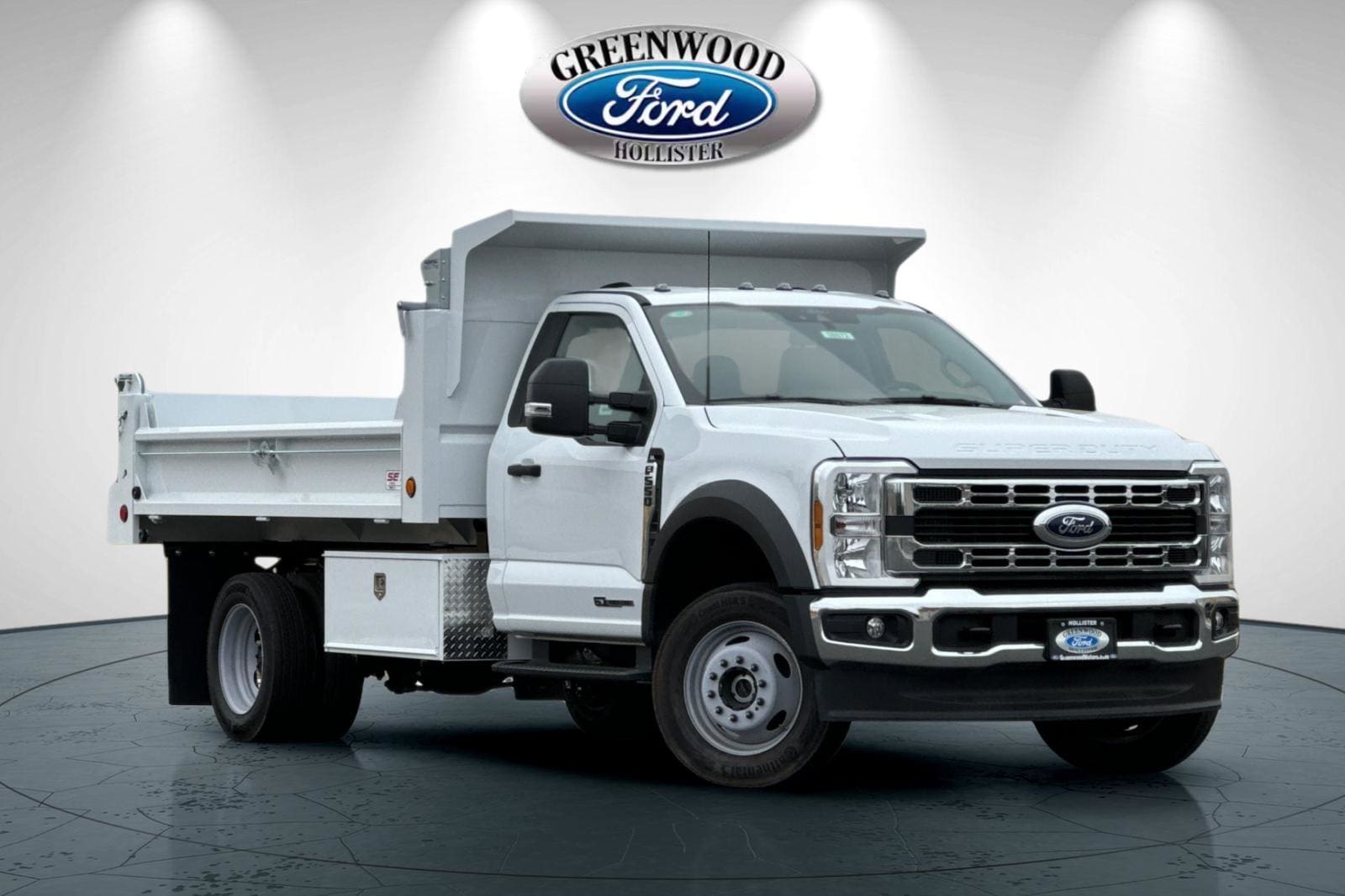 2024 Ford F-550 Super Duty Chassis Cab XL's photo