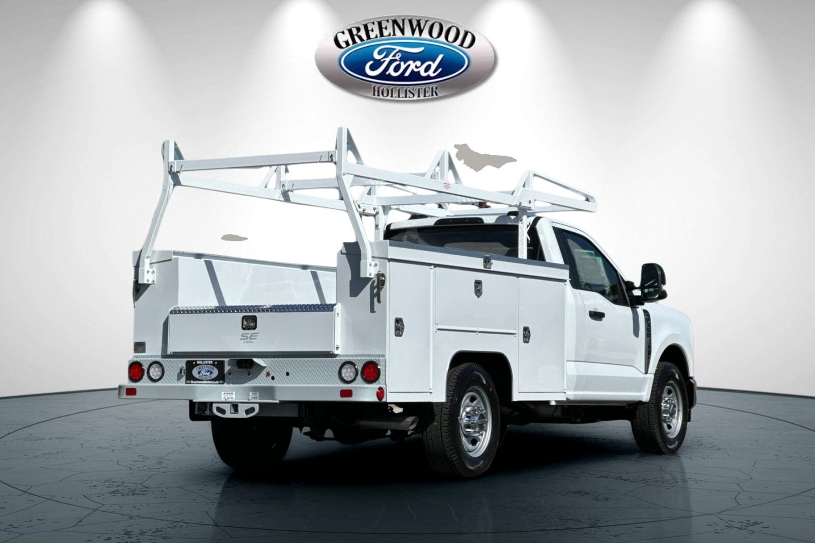 2025 Ford F-350 XL photo 3