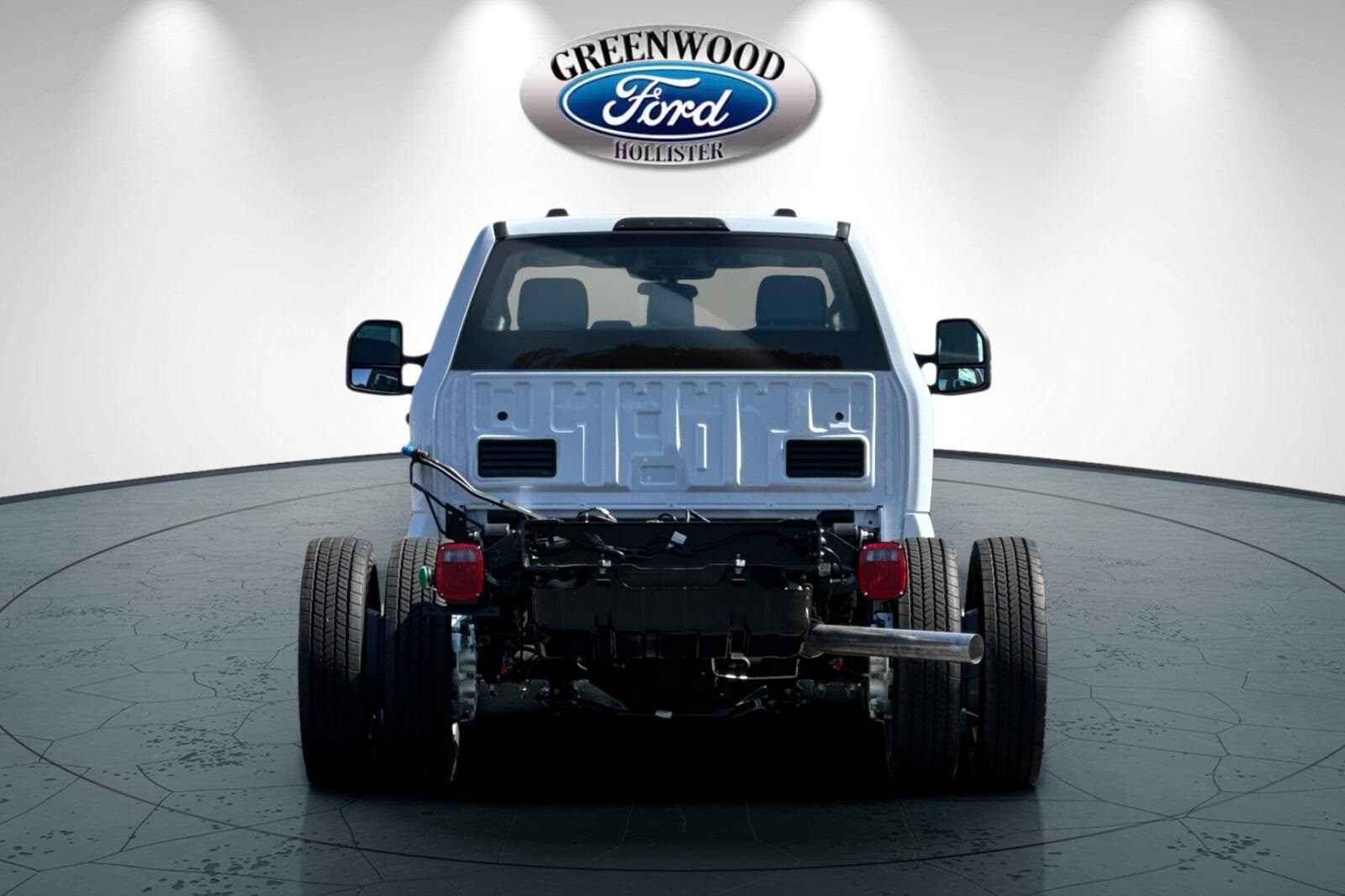 2025 Ford F-550 XL photo 3