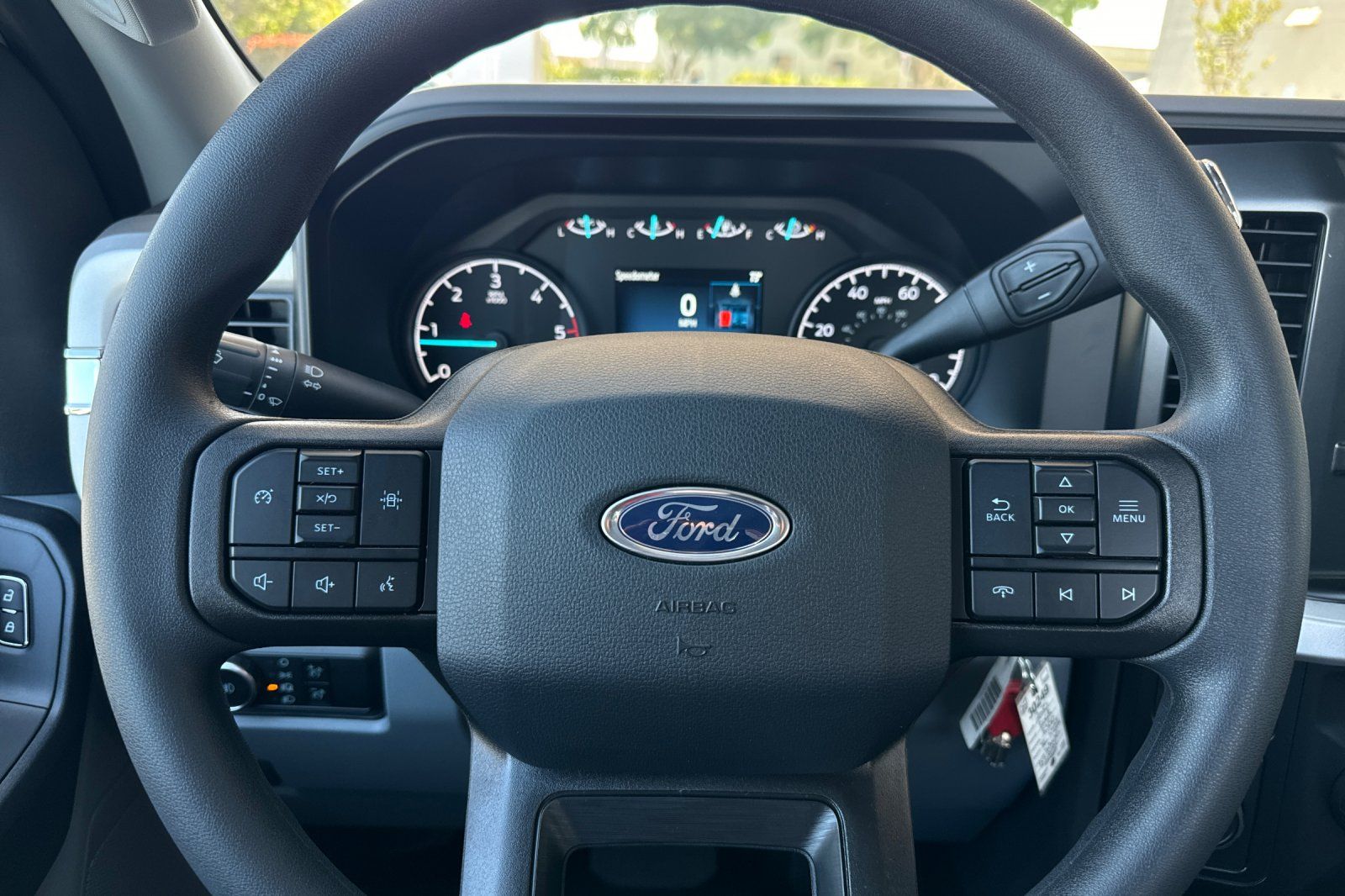 2025 Ford F-350 Super Duty Chassis Cab XL - Photo 23