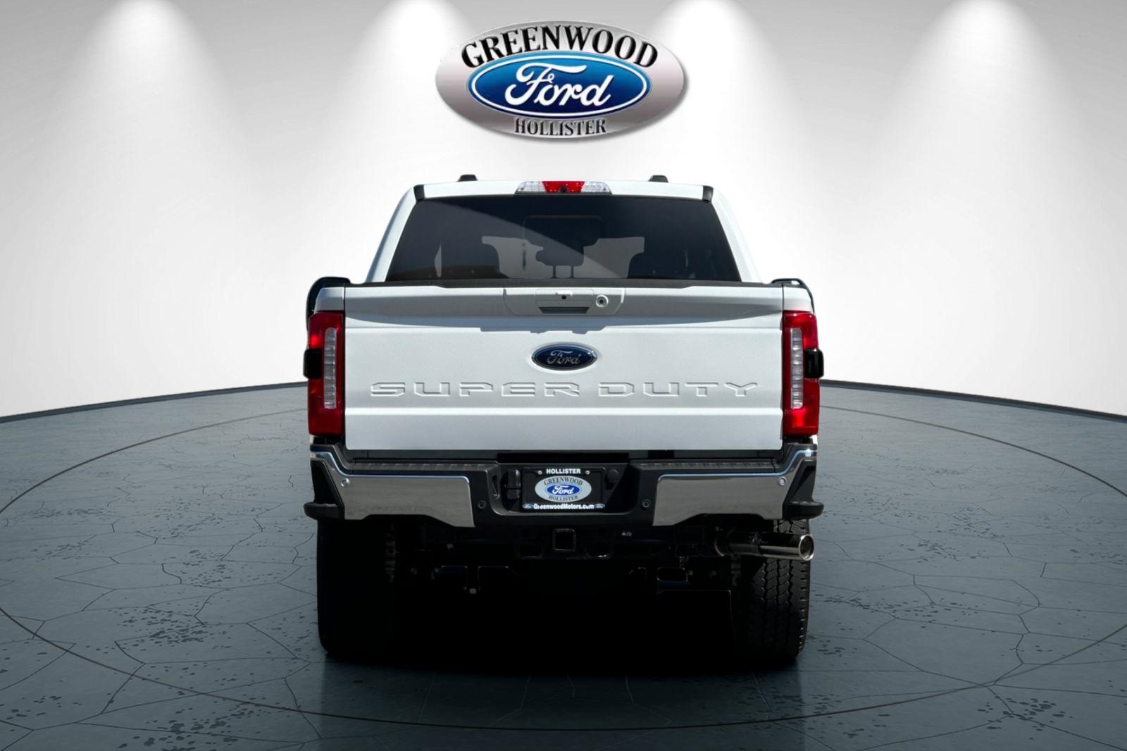 2025 Ford F-350 photo 4
