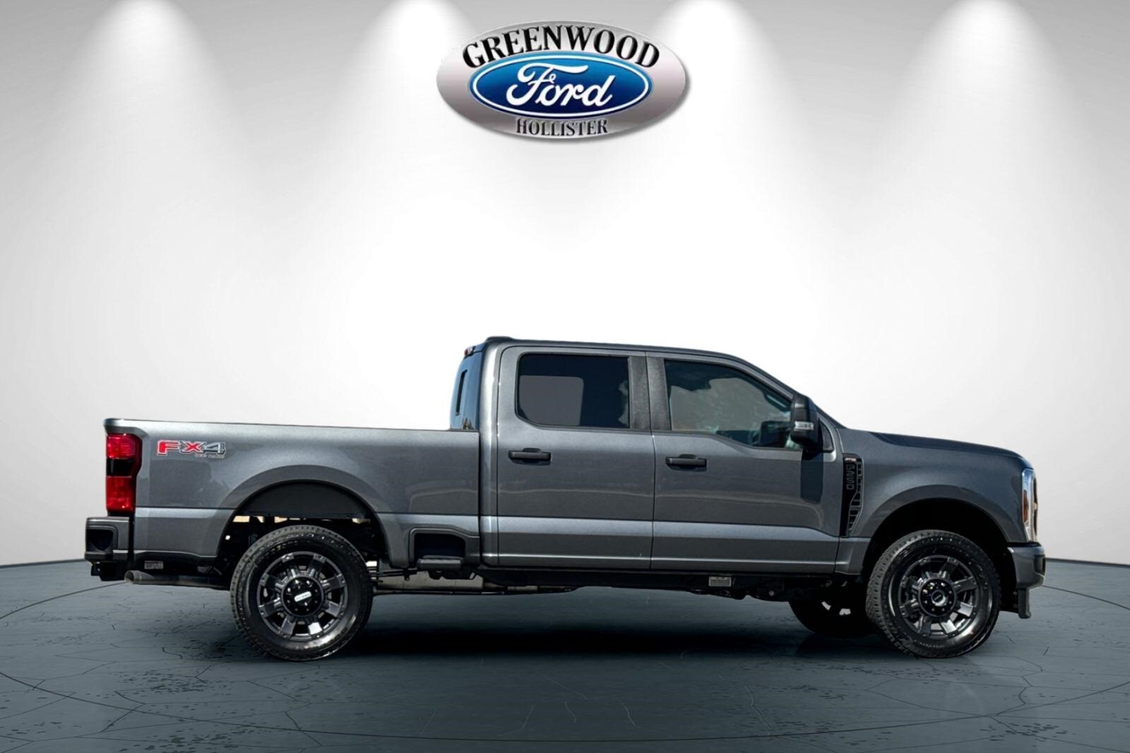 2025 Ford F-250 photo 2