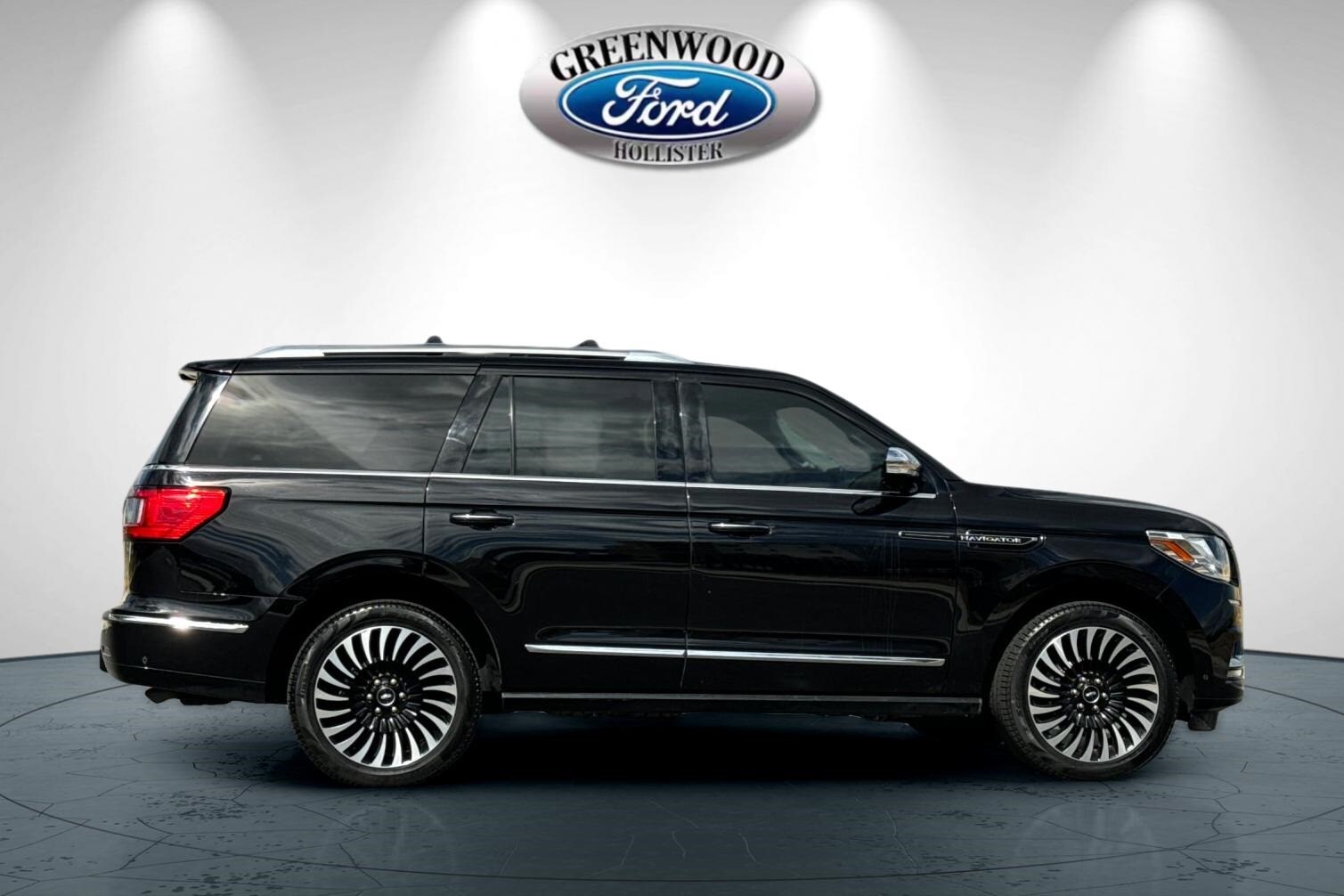 2021 Lincoln Navigator Black Label photo 2