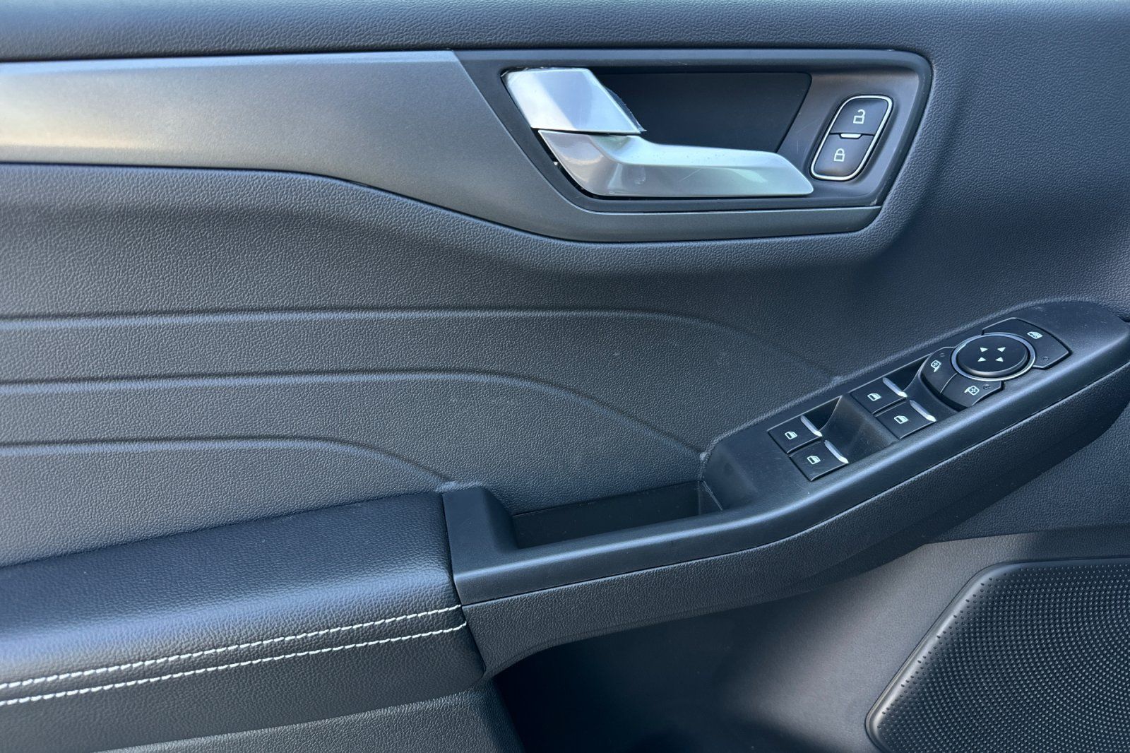 2025 Ford Escape Plug-in hybrid PHEV - Photo 11